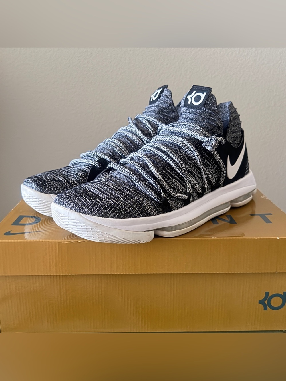 Nike KD Men's Black & White Knit Basketball Sneakers size 11